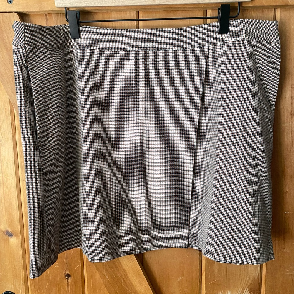 a new day Brown and White Houndstooth Mini Skirt